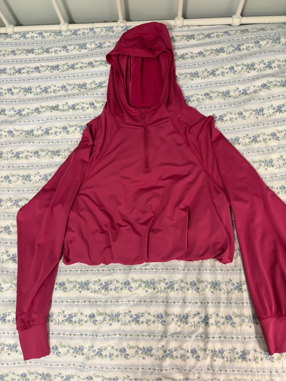 Athleta Hooded Long-Sleeve Crop Top in Fuchsia